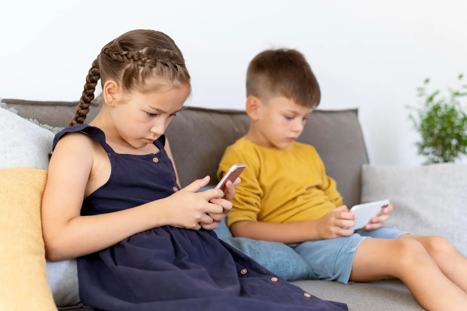 How Does Screen Time Affect Children? | Call at 847-558-7321